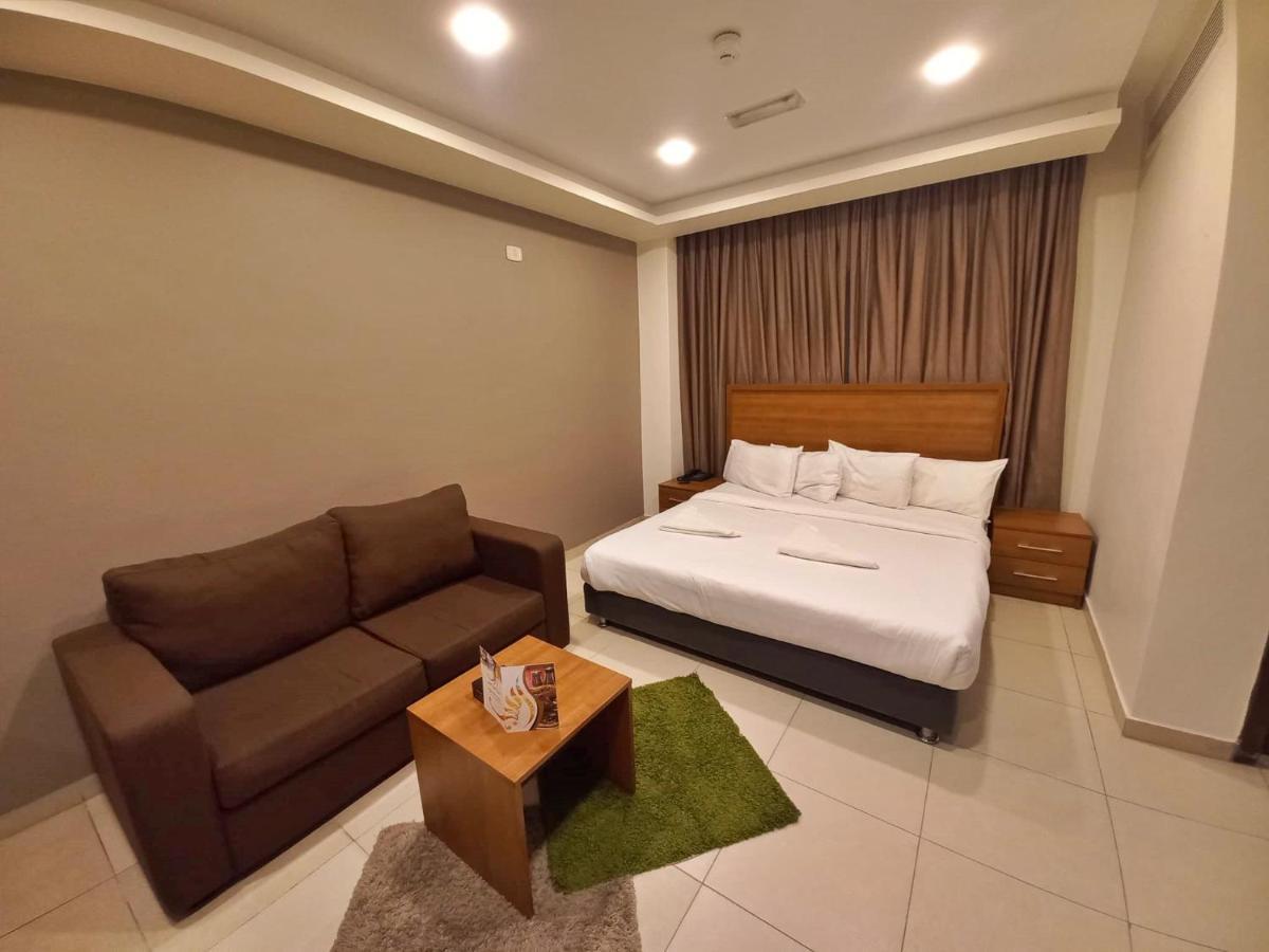 Lujain Hotel فندق النور واللجين Амман Екстер'єр фото