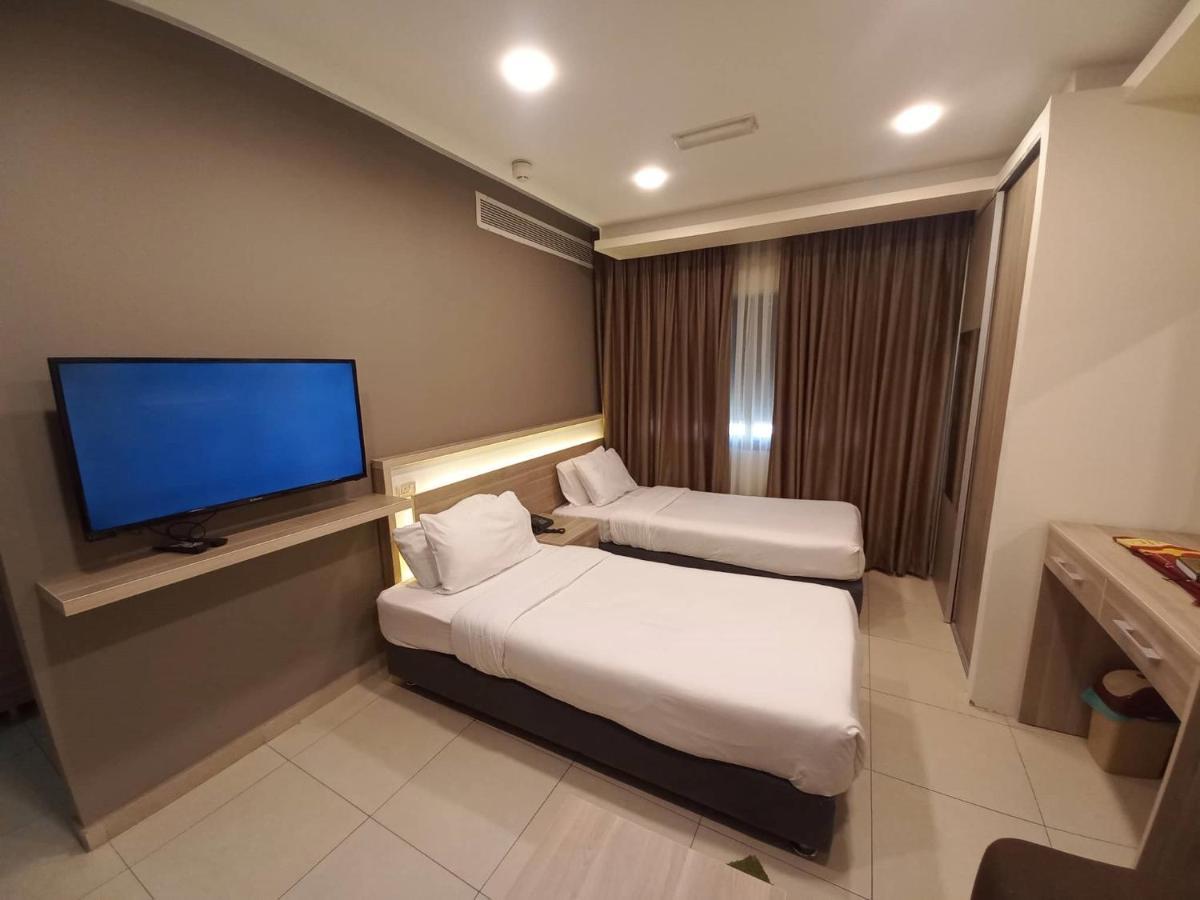 Lujain Hotel فندق النور واللجين Амман Екстер'єр фото