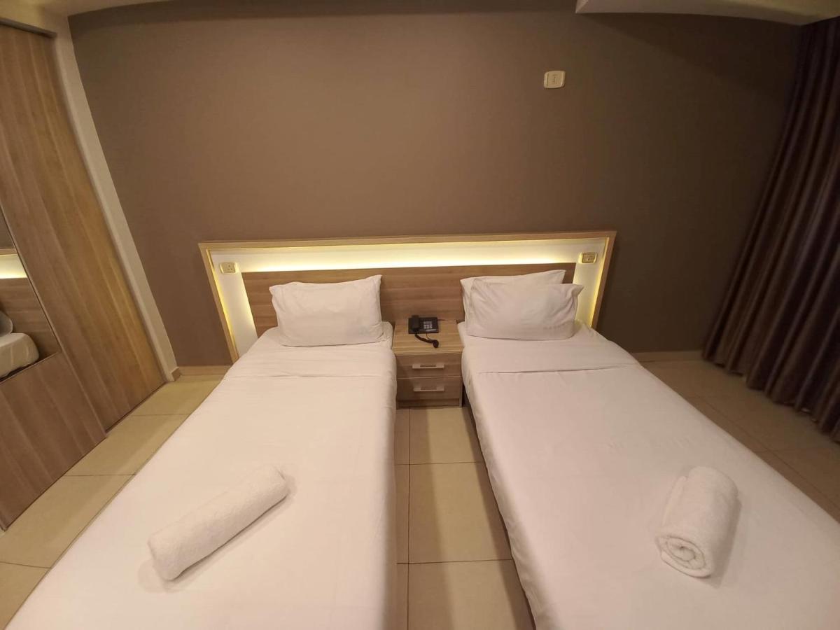 Lujain Hotel فندق النور واللجين Амман Екстер'єр фото