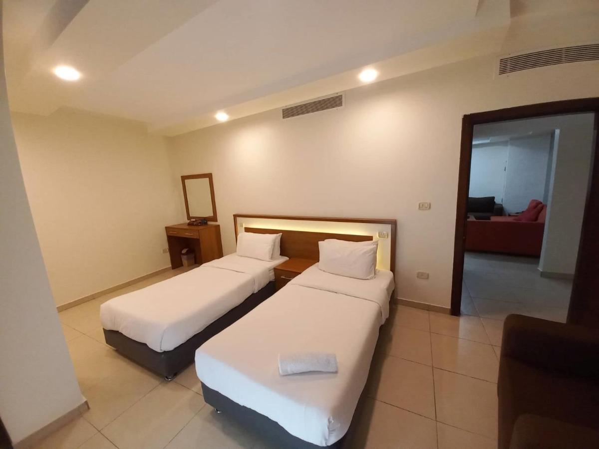 Lujain Hotel فندق النور واللجين Амман Екстер'єр фото