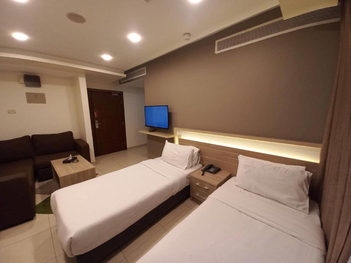 Lujain Hotel فندق النور واللجين Амман Екстер'єр фото