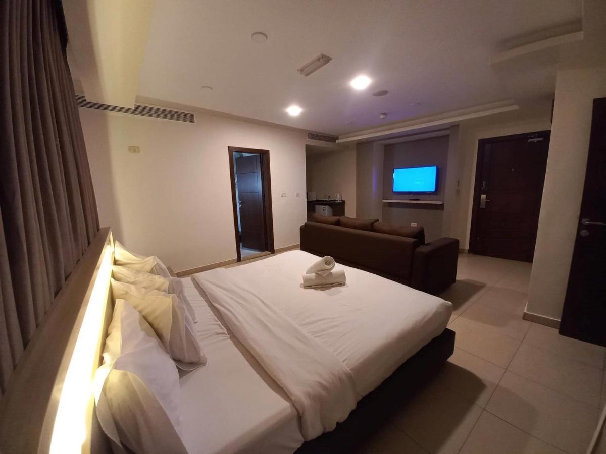 Lujain Hotel فندق النور واللجين Амман Екстер'єр фото