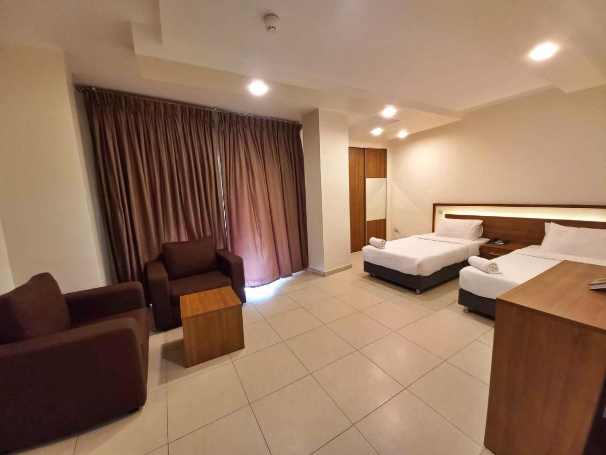 Lujain Hotel فندق النور واللجين Амман Екстер'єр фото
