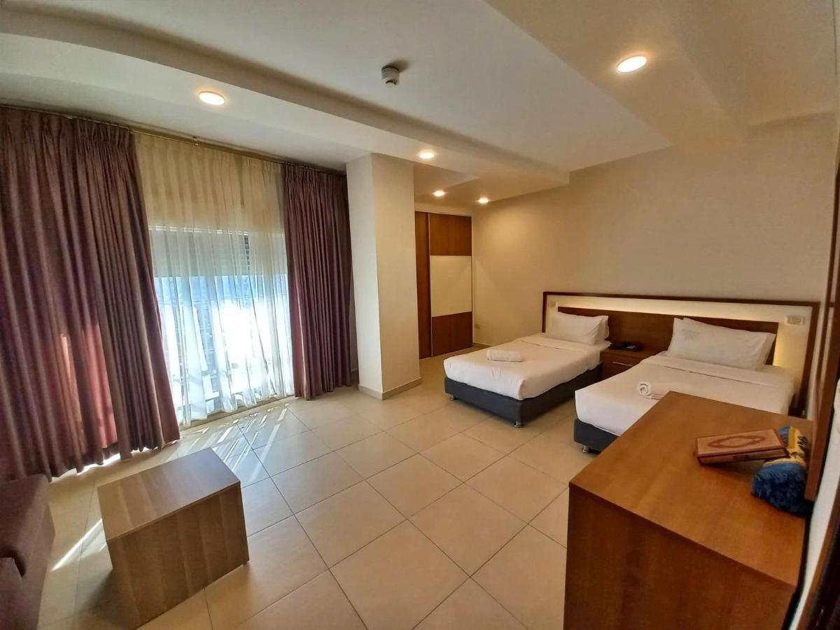 Lujain Hotel فندق النور واللجين Амман Екстер'єр фото