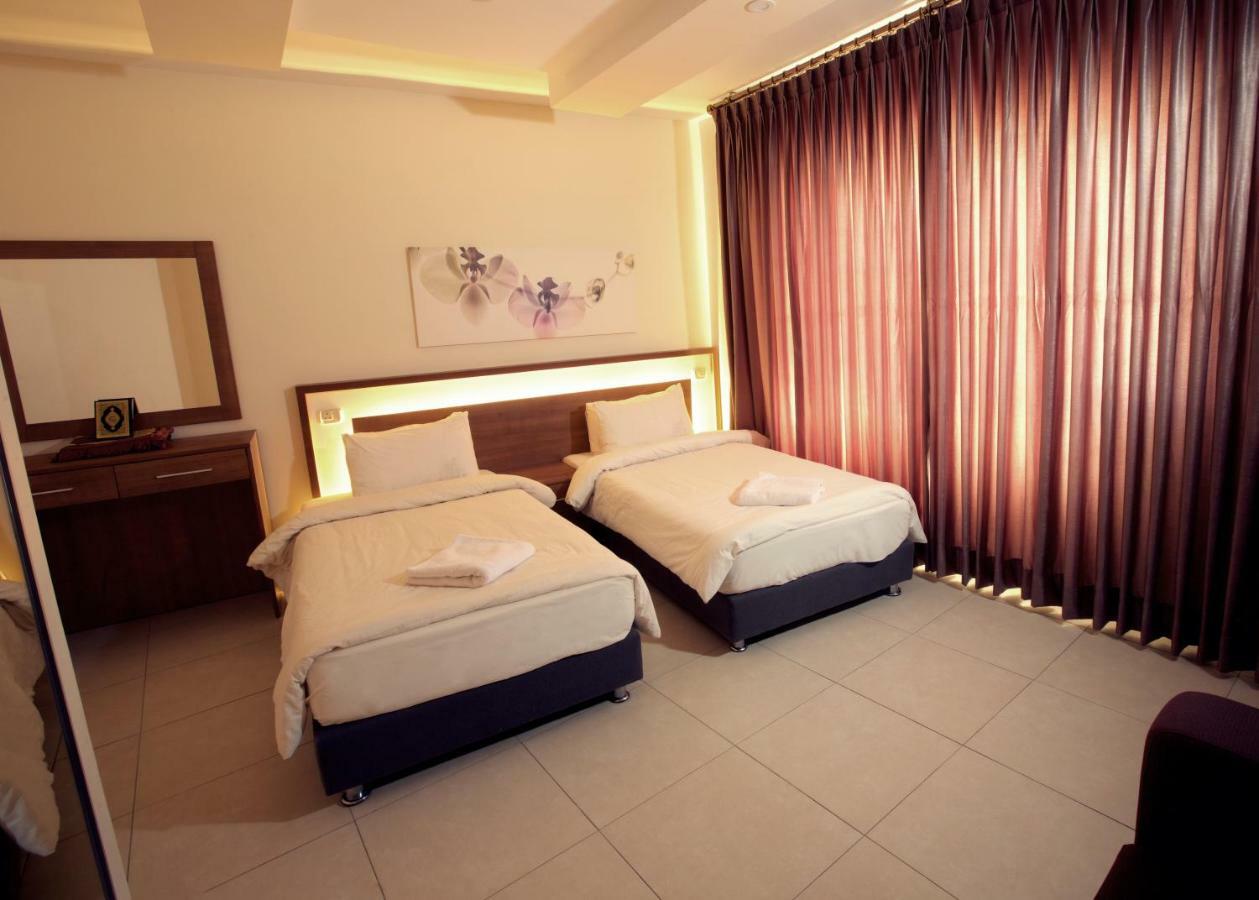 Lujain Hotel فندق النور واللجين Амман Екстер'єр фото